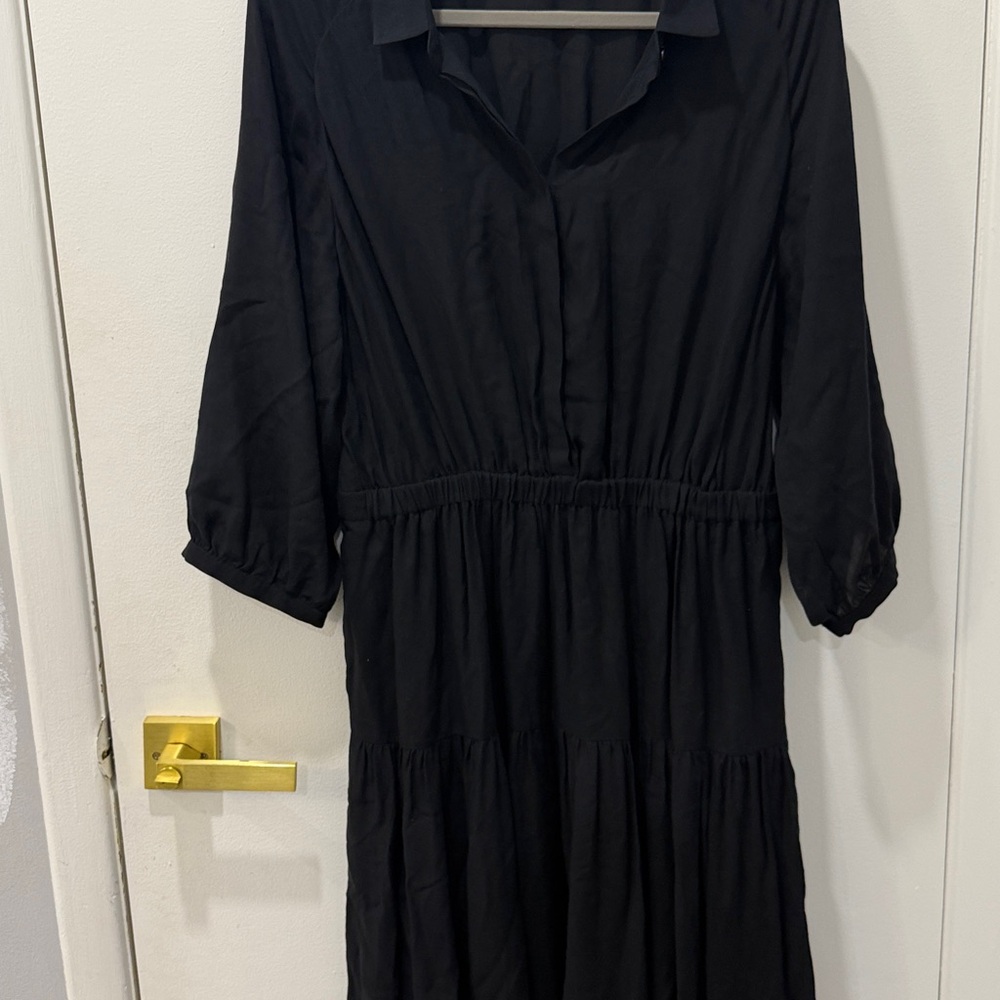 Cuyana Classic Black dress extremely comfortable material